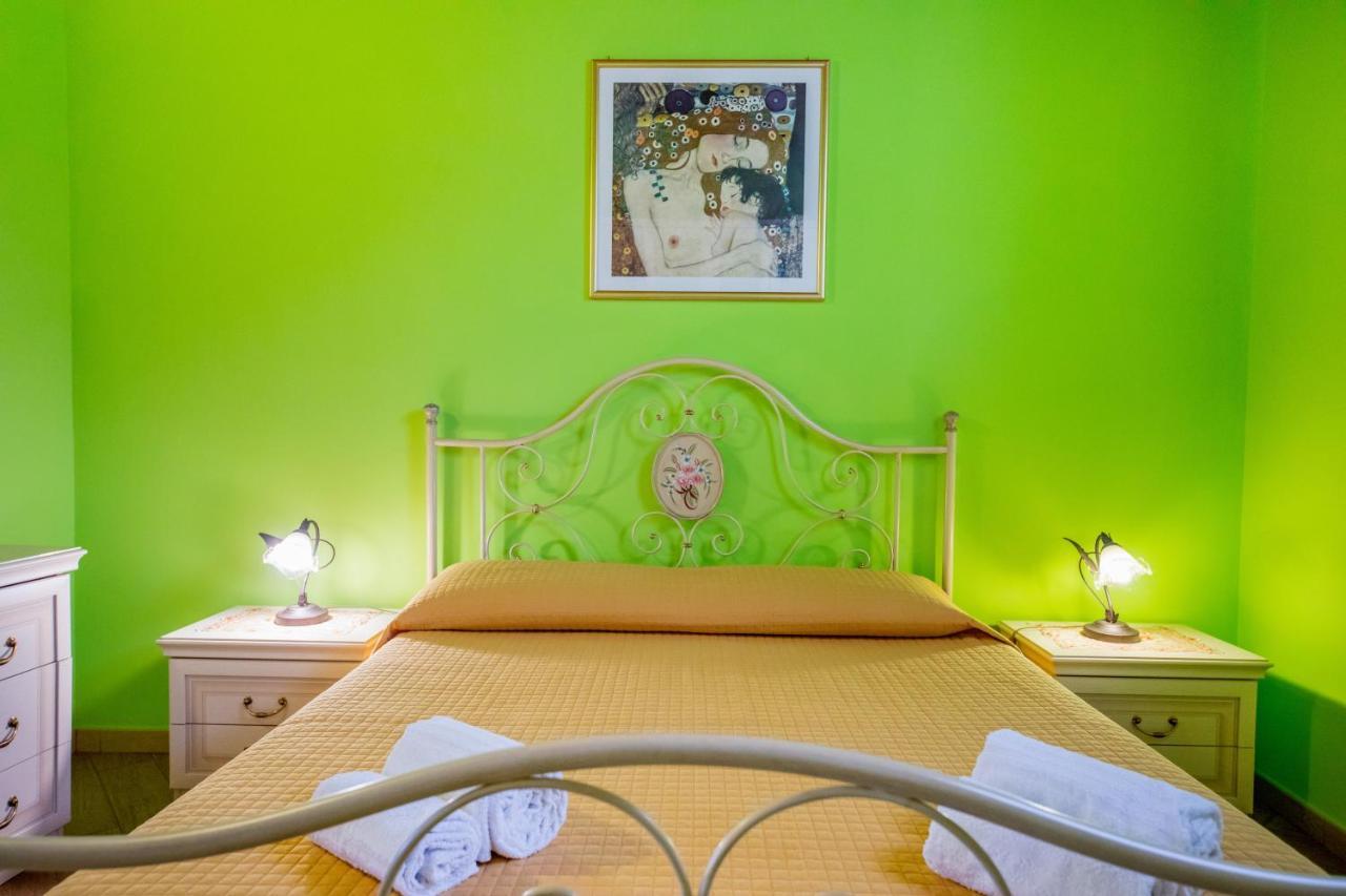 Green Hills House Чефалу Екстериор снимка